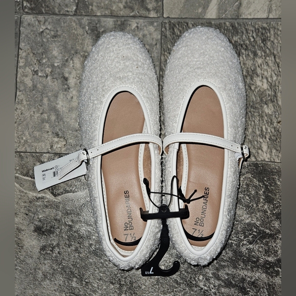 No Boundaries Women's Faux Shearling Mary Jane Flats Size 7.5 NWT - Picture 2 of 7